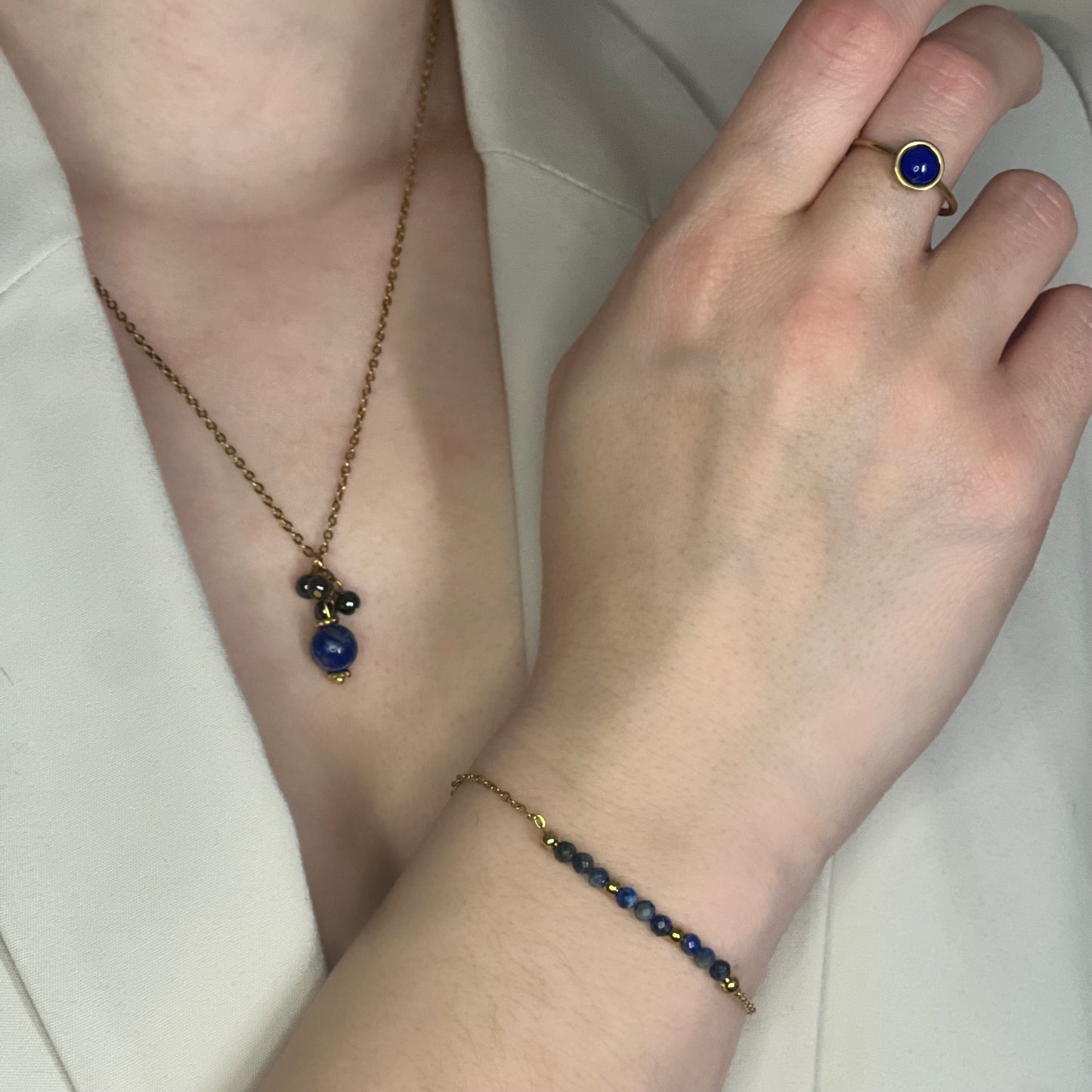 parure en lapis-lazuli doré