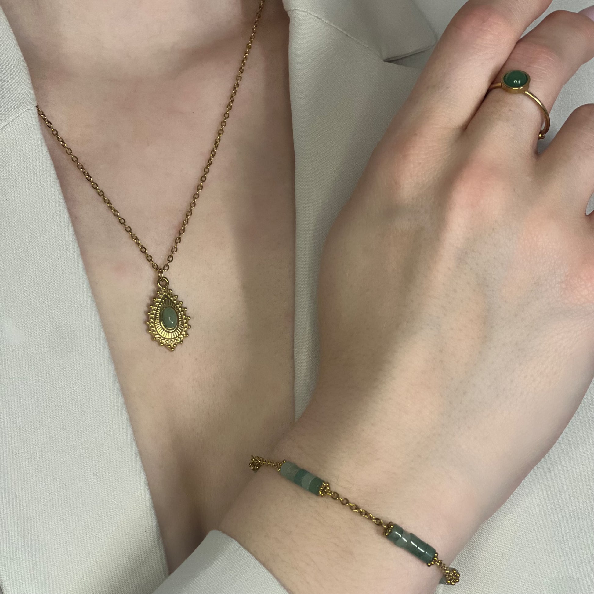 parure en aventurine verte doré