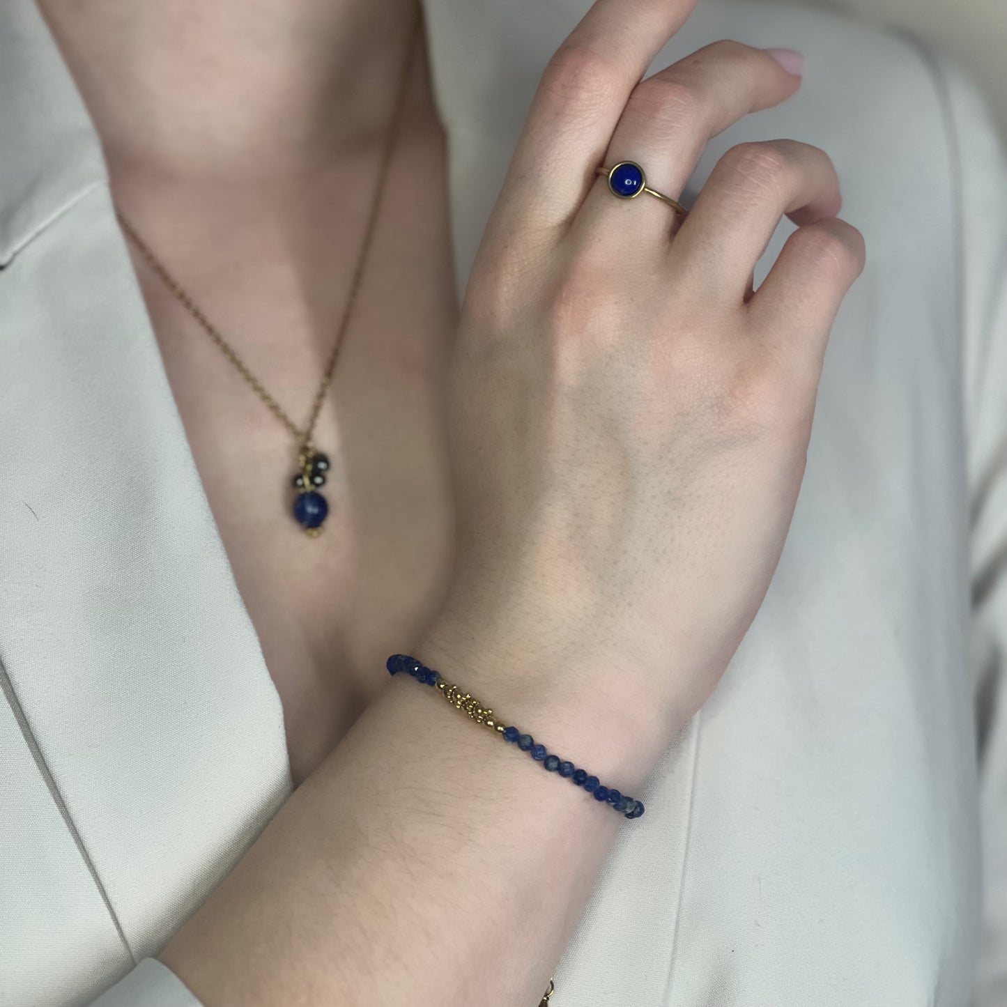 parure en lapis-lazuli doré