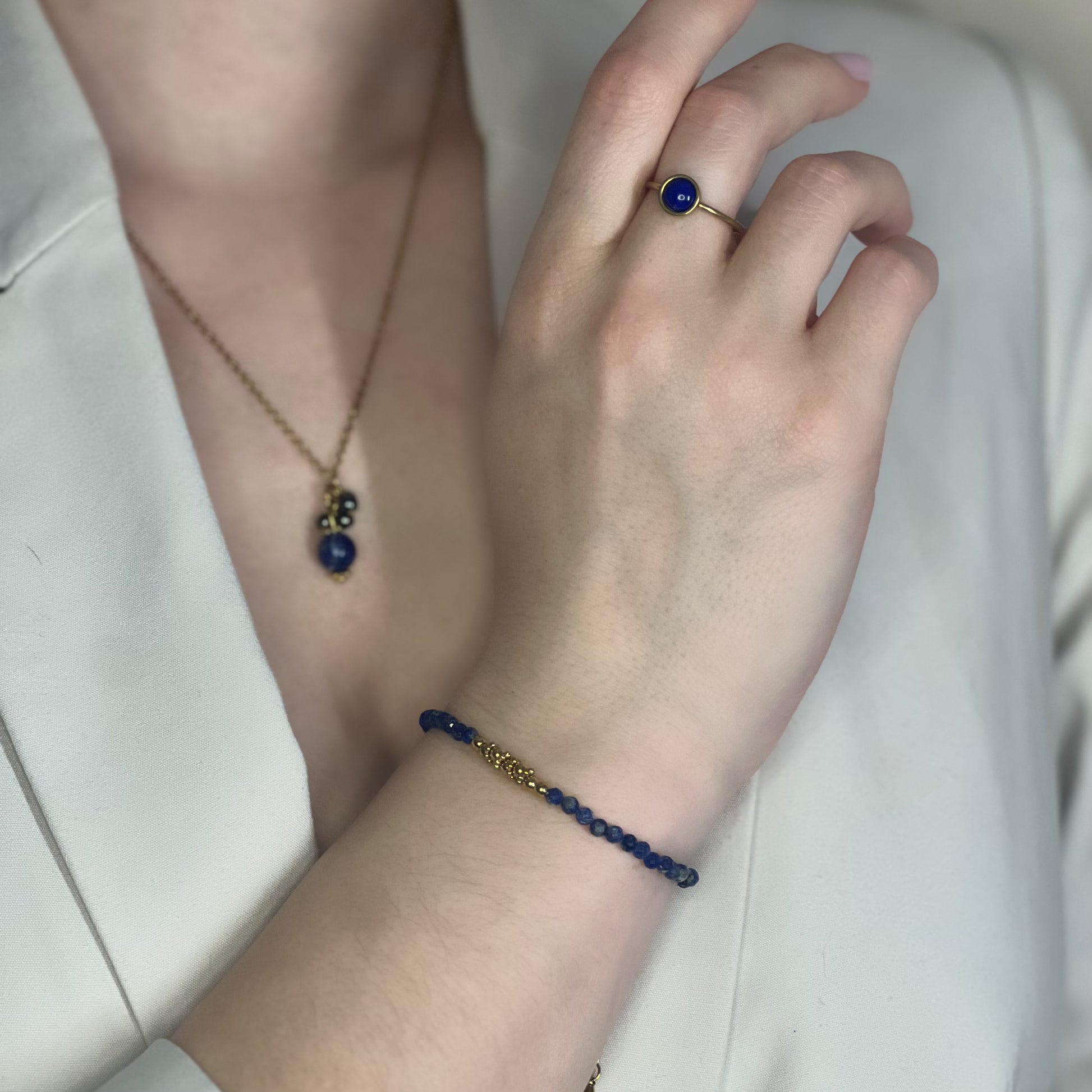 parure en lapis-lazuli doré