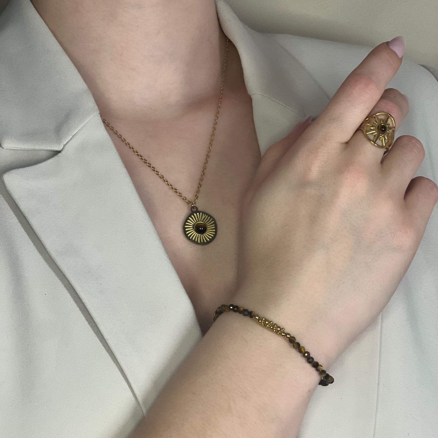 parure en oeil de tigre doré