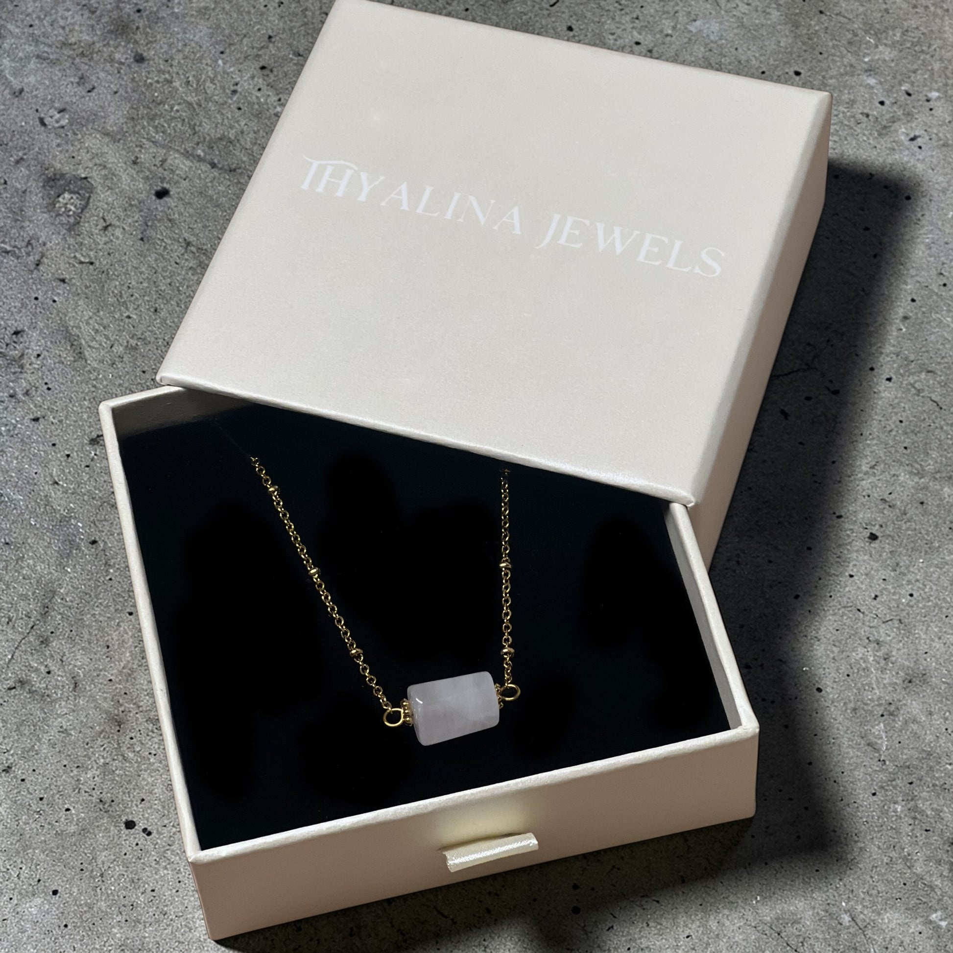 collier cléa quartz rose doré