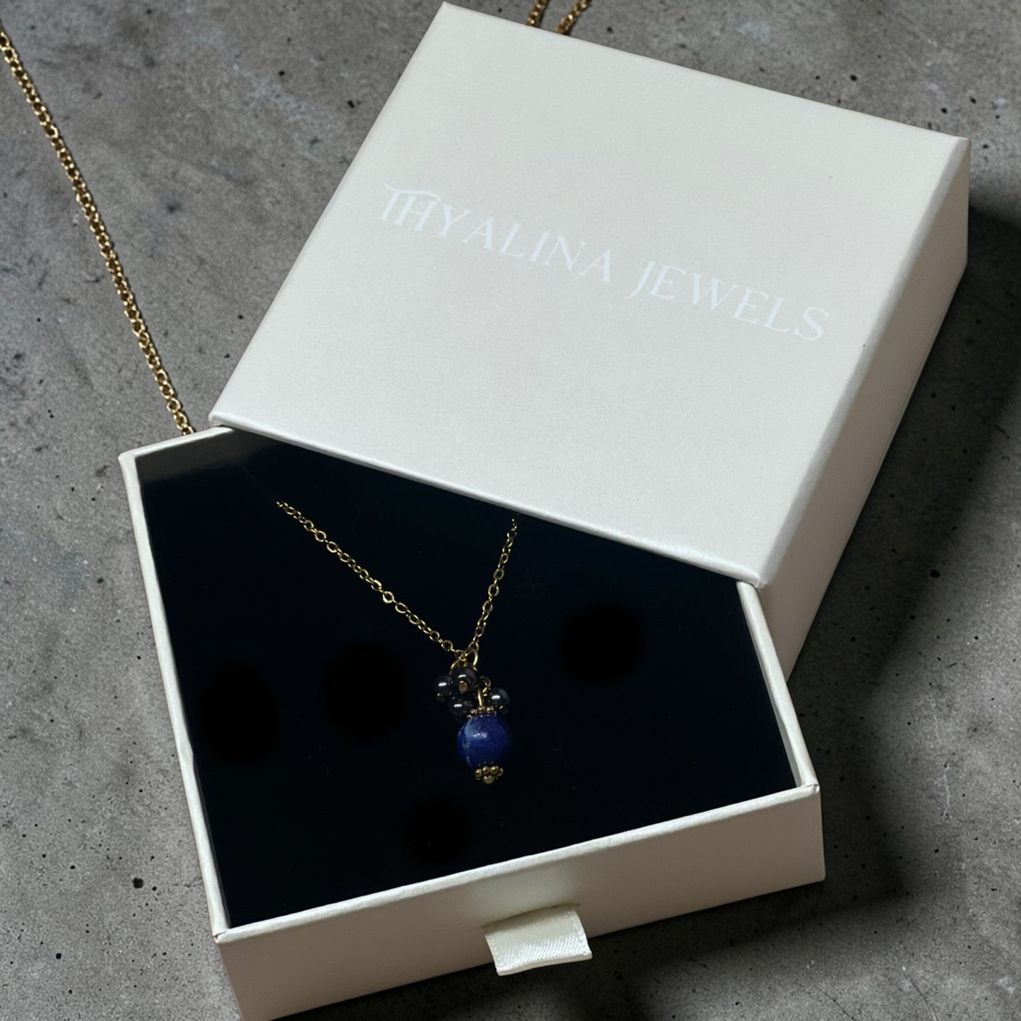 collier ilona lapis-lazuli doré